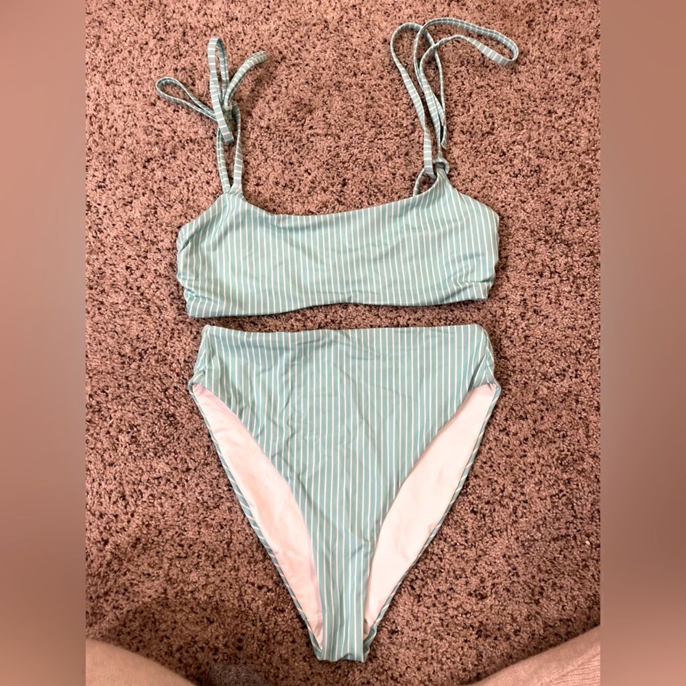 Chelsea 28 bikini